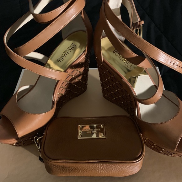 Michael Kors Gabriella Wedge and bag - Picture 1 of 3